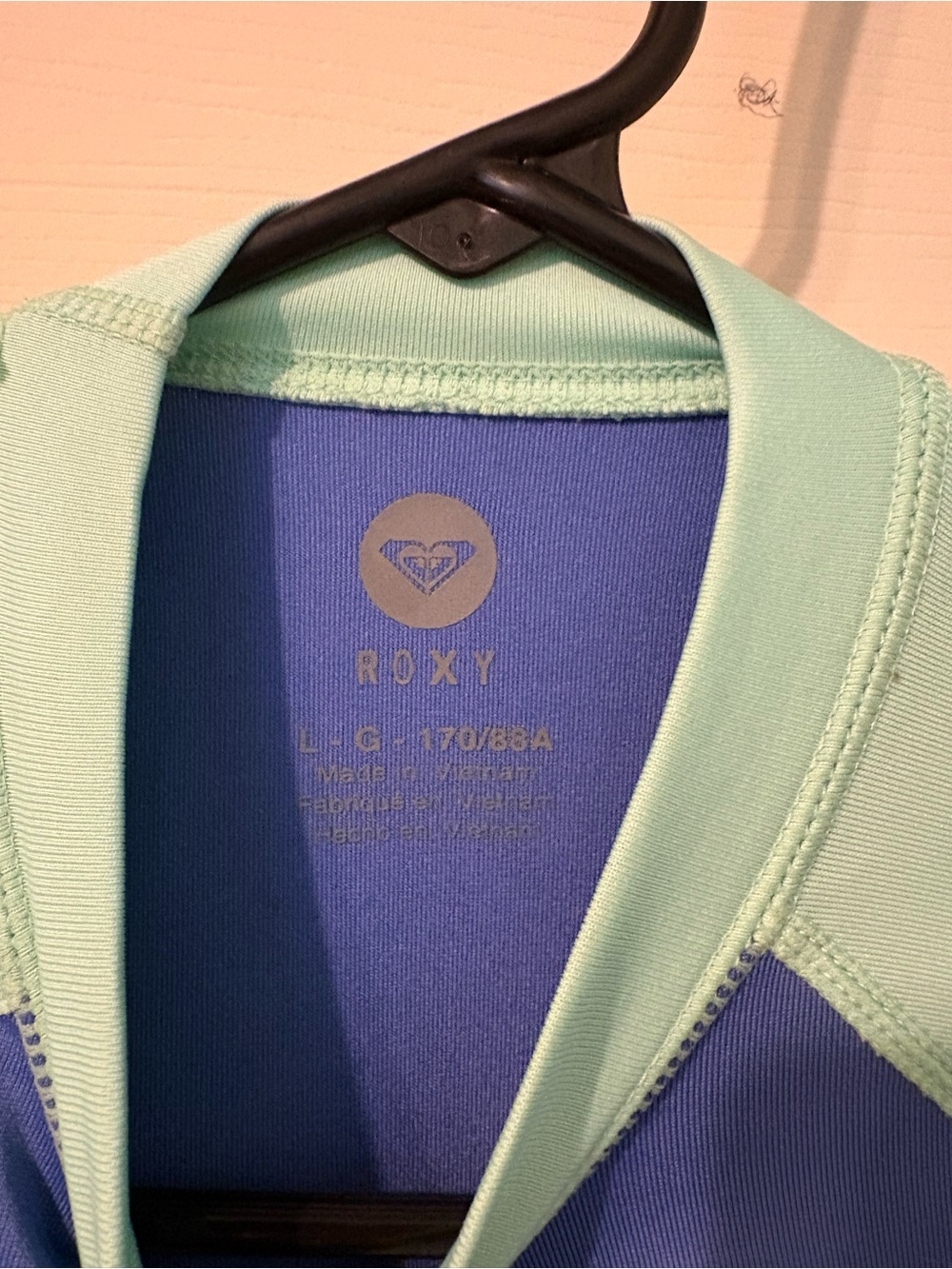 Roxy Rashguard - Picture 3 of 4